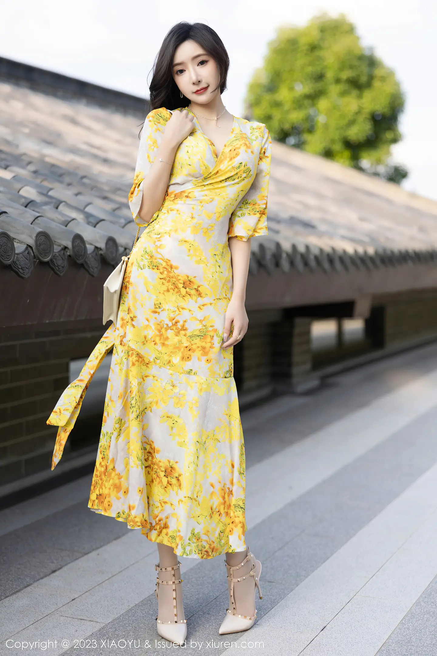 图片[6]-[XiaoYu画语界]Vol.1043 女神王馨瑶yanni脱连衣长裙露白色蕾丝内衣秀曼妙身姿诱惑写真90P-秀人网官方网站